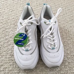 Brand New EasySpirit Walk/Run Shoes Size 6 1/2